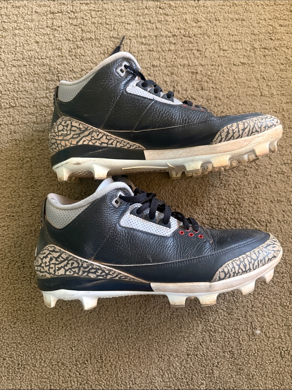Jordan Men's Black, White & Red Athletic Cleats with Elephant Print size 12.5 - Picture 3 of 5